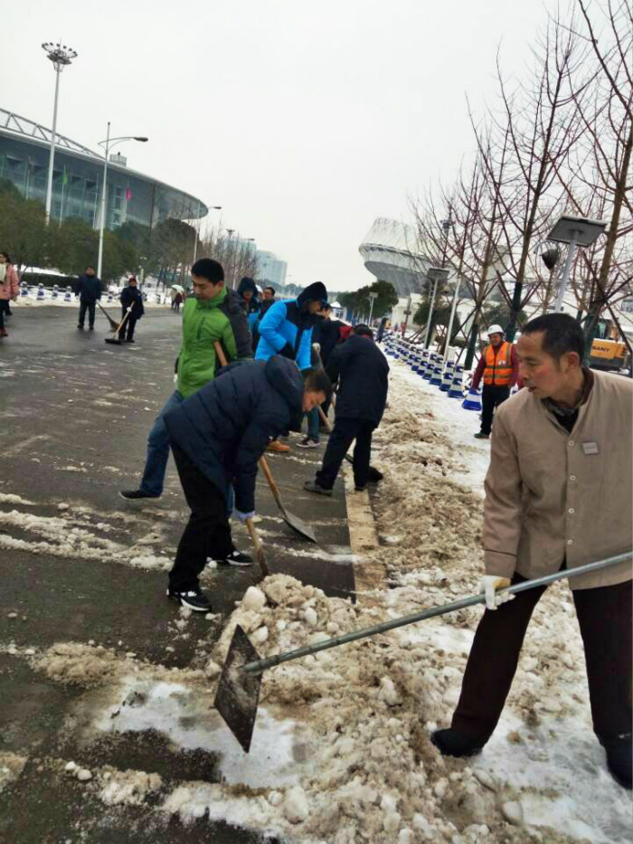 一場(chǎng)雪，體育中心美得不要不要的 但最美的風(fēng)景還是他們(圖6)