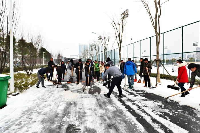 一場(chǎng)雪，體育中心美得不要不要的 但最美的風(fēng)景還是他們(圖13)