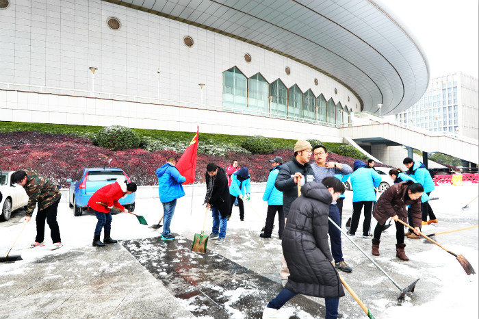 一場雪，體育中心美得不要不要的</br>但最美的風(fēng)景還是他們(圖8)