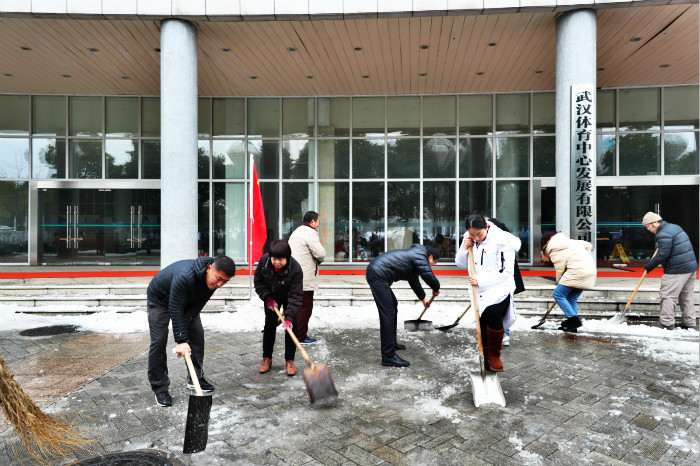 一場雪，體育中心美得不要不要的</br>但最美的風(fēng)景還是他們(圖10)