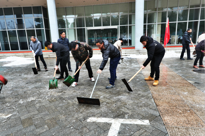 一場雪，體育中心美得不要不要的</br>但最美的風(fēng)景還是他們(圖12)