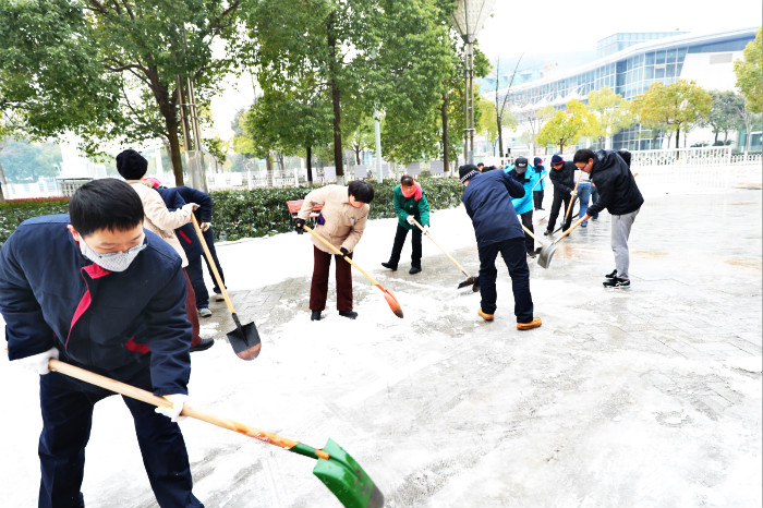 一場雪，體育中心美得不要不要的</br>但最美的風(fēng)景還是他們(圖15)